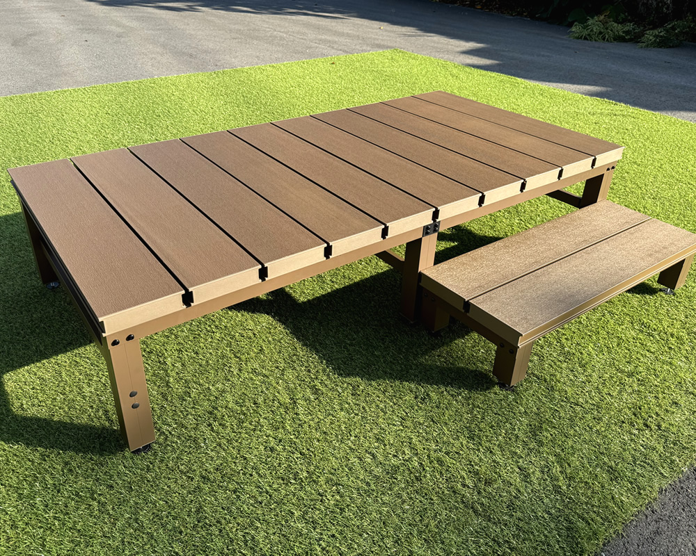 人工木ウッドデッキ1段ステップ・踏み台【NB／EG】 - エコウッド