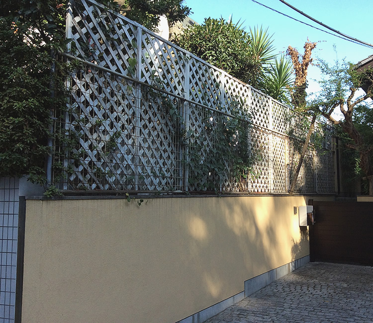 設置前の裏側風景